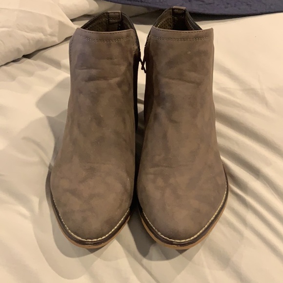 Madden girl booties size 9 - Picture 2 of 6